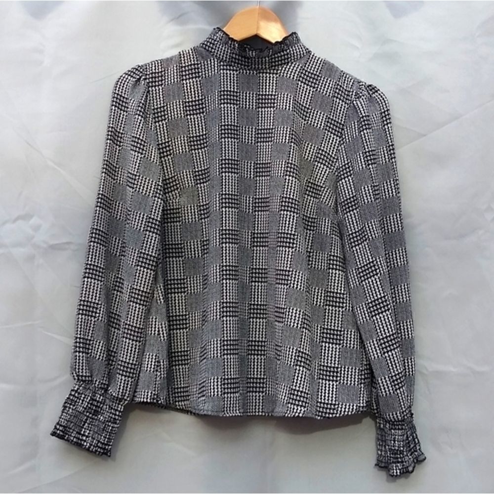 Gorgeous forever 21 blouse